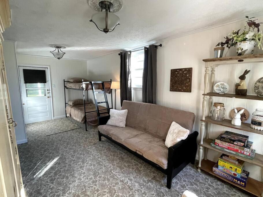 The Bourbon & Horse Country Epicenter Villa Frankfort Luaran gambar